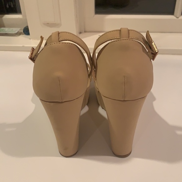 Tan Bamboo Wedge Sandels — Size 10 - Picture 4 of 6